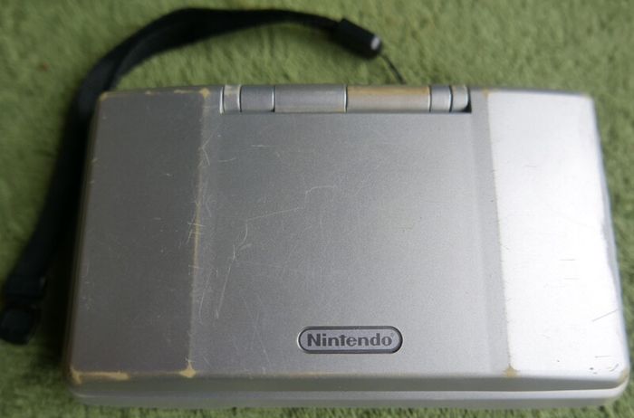 Nintendo DS Game Boy Console Original Silver - works well