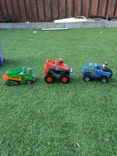 Paw patrol cars