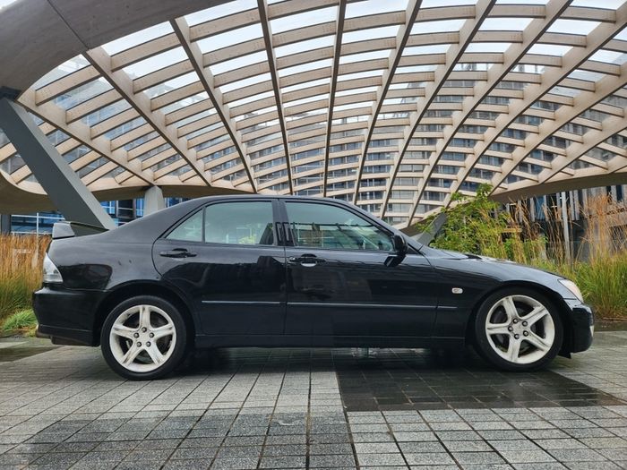 2004 Lexus Is