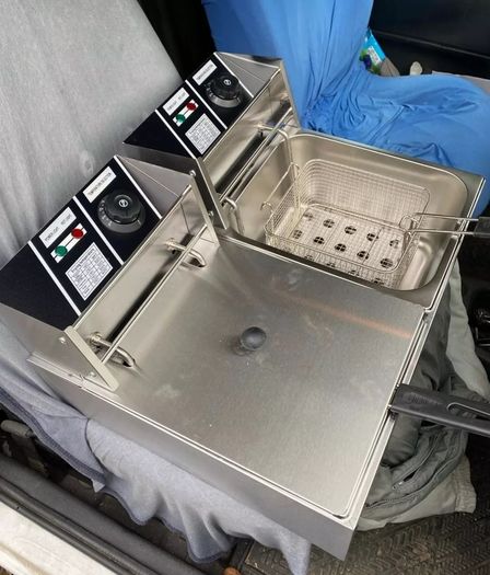 HALF PRICE RRP 260 euro 5kw 12L 220v Commercial Electric Deep Fryers 12L for Fast Food Restaurant Fried Chicken Stands Frying Chips French Fries Pork Chops