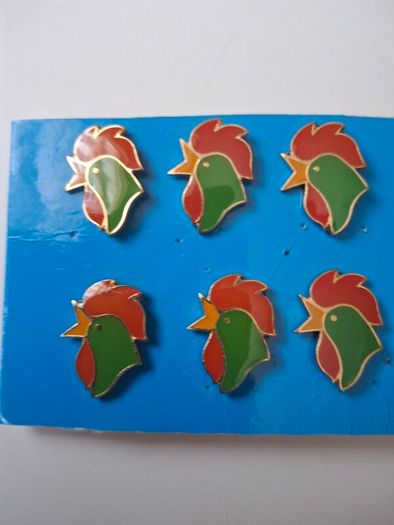 7 x Vintage Kalloggs Corn Flakes Rooster Logo Badges 1970's