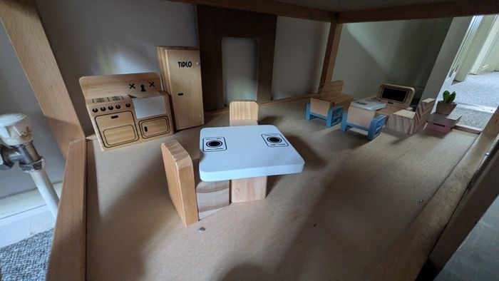 Tidlo Wooden Dollhouse