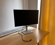 Dell 24 USB-C Hub Monitor - P2423DE