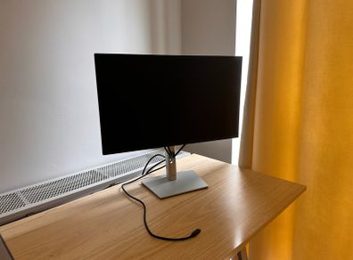 Dell 24 USB-C Hub Monitor - P2423DE