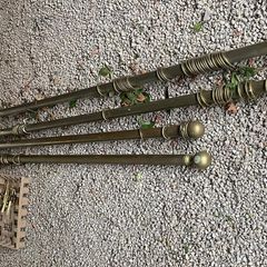 4 brass curtain poles and fittings, D18