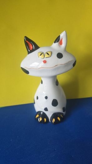 Cat money box