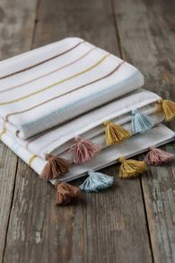H&M Organic Tassel trimmed towel 60x125 cm