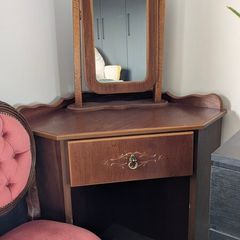 Vintage style dressing table