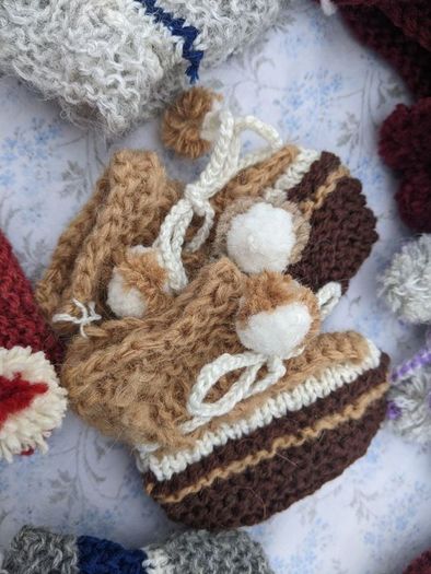 Baby woolen boots