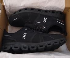 NEW On Cloud 6 WP Trainers Size 11UK - Water Proof