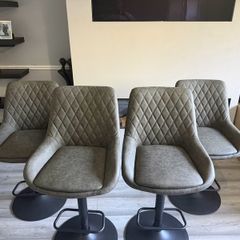 4 Breakfast Bar Stools - Excellent Condition