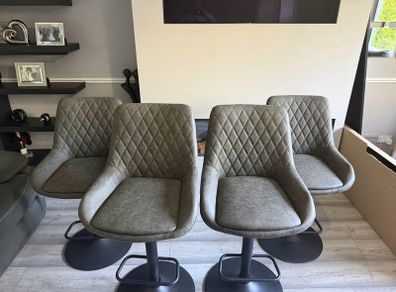 4 Breakfast Bar Stools - Excellent Condition