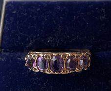 Beautiful Dress Ring 9 ct Gold
