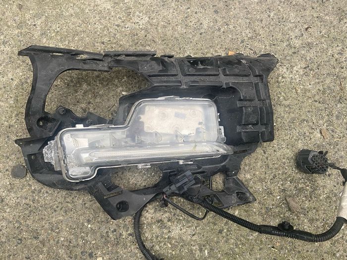 2015 volvo xc60 front bumper rh side led light