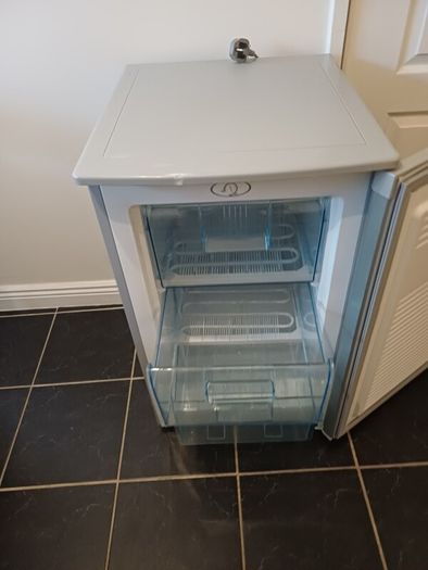 Undercounter freezer