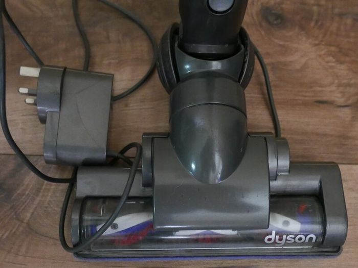 Dyson DC44 Multi floor NEW BATTERY works well