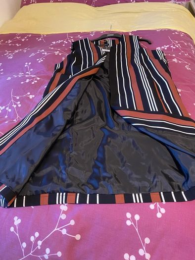 sleeveless jacket/top/