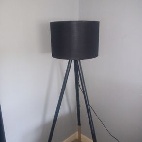 tripod floor lamp