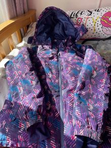 Girls ski jacket - as new