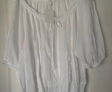 White top from H&M size L