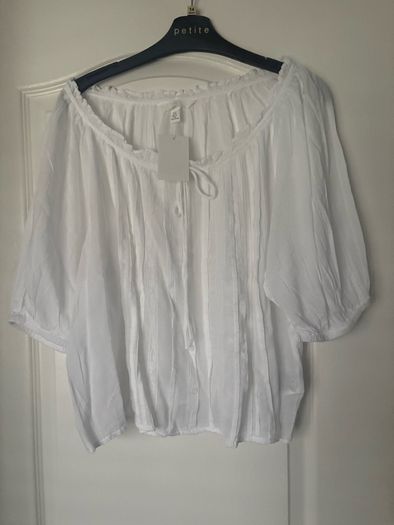 White top from H&M size L