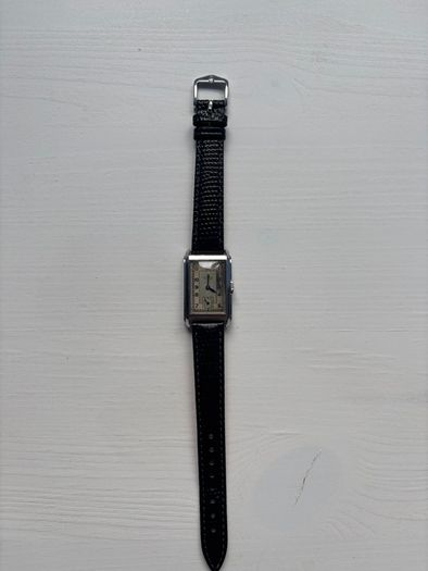 Omega Art Deco Curved Tank (cal.T17) from approximately 1939