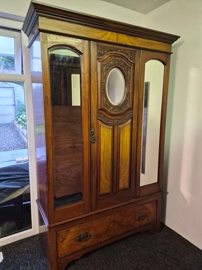 Antique Good Quality Wardrobe In Mahogany