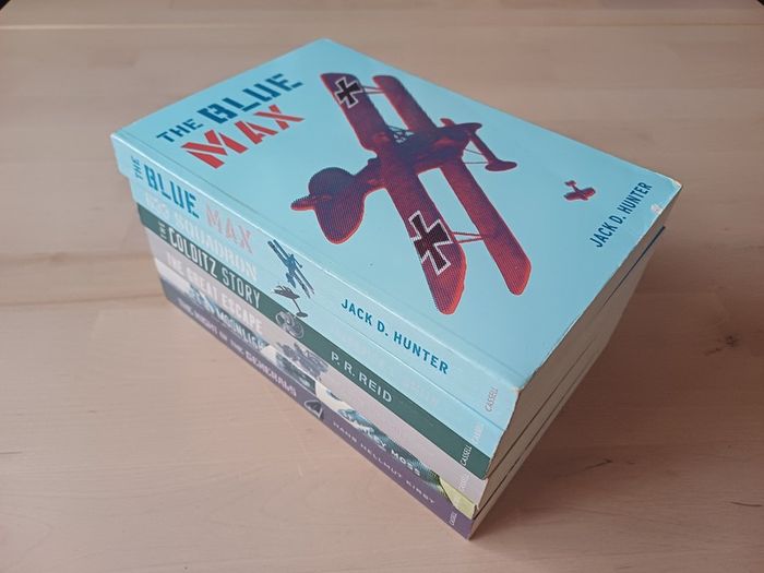 War Books Box Set, Dirty Dozen, Great Escape, MASH, 10 Military Action Paperbacks 2004