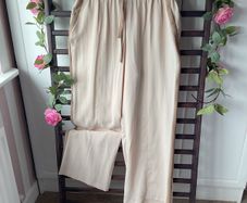trousers Bnwot cream wide leg trousers with beige side stripe medium