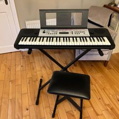 Yamaha YPT 260 Beginner Keyboard, Stand and Stool