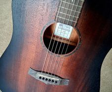 Tanglewood Crossroads Acoustic Guitar + accessories