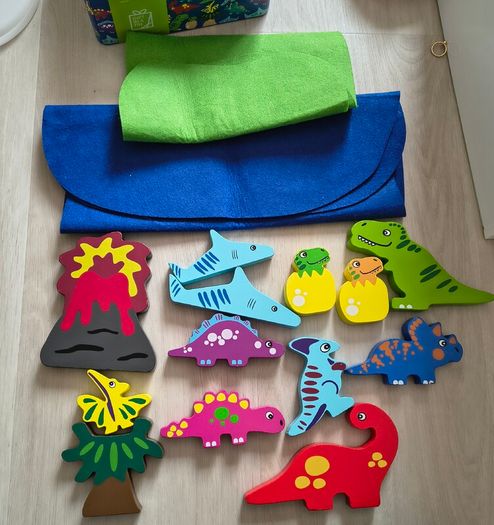 Dinosaur box set