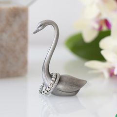 Metal Swan Ring Holder