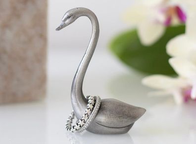 Metal Swan Ring Holder