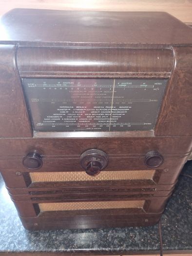 Vintage Cossor 77B Bakelite radio - 1940