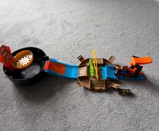 Hotwheels Portable Monster Truck Set