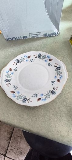 3 DIFFERENT PLATES - 1- Biscuit plateVintage Royal Grafton 1950s English Bone China Cake Plate 22.00 euro. 2- Biscuit plate Vintage 1960s, Colclough Linden Pattern Bone China .15.00 euro.3- Denby Halo Speckle Gray Coupe Dinner Plate 15.00 euro.
