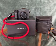 Fujifilm X-S20 w 15-45mm Lens in Excellent Condition
