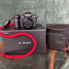 Fujifilm X-S20 w 15-45mm Lens in Excellent Condition