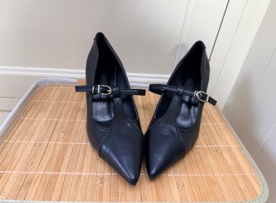 Brand New Bellivaro Black Leather Mary Jane Court Shoes UK 4 / EU 37