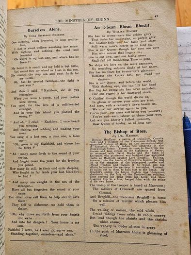 The Minstrel Of Eirinn. Rare Selection Of National Poetry Arranged With Notes By Terence O'hanlon. Forward By Father Pat Walsh. 1930 Large Volume Paperback In Poor Condition.  See Photos For Same.