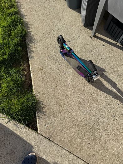 Folding scooter