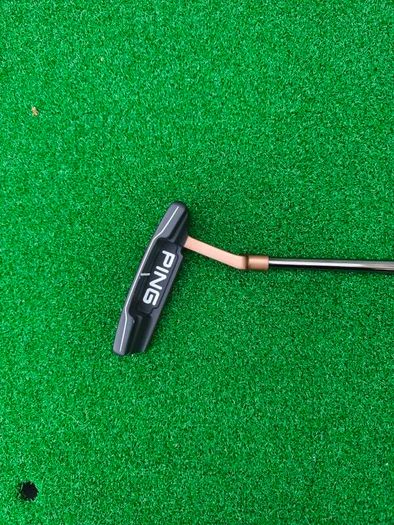 Putter: Ping Heppler Anser 2