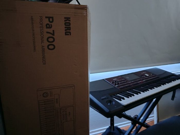 Korg pa700 new (unboxed)