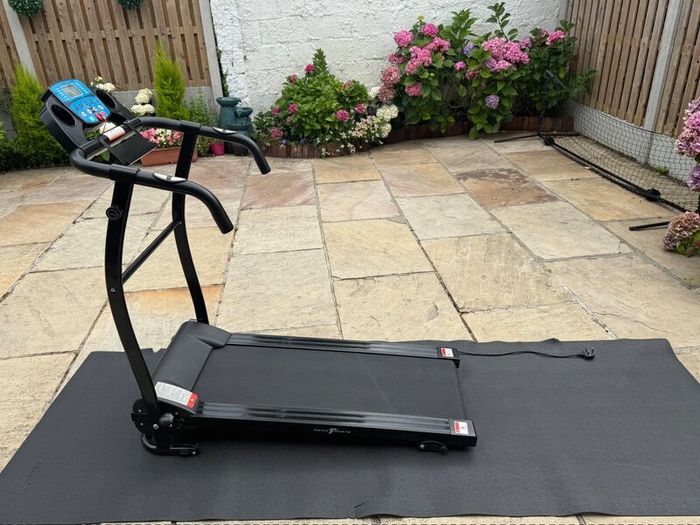 Nero Pro Folding Electric Treadmill + Mat  100