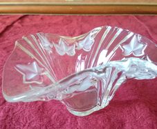 Art Deco 8 Inches Wide Centerpiece Glass Bowl With Embossed Leaves Decoration