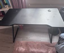 Gaming desk