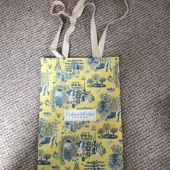 Crabtree & Evelyn carry bag