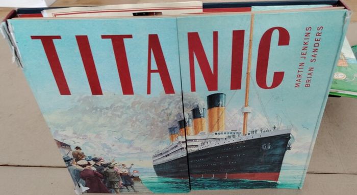 Titanic 3D Model Book (2007 First Edition)