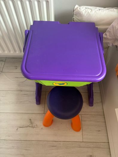 Crayola Art Desk and Easel